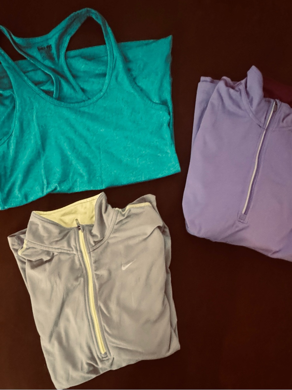 Lot Womens Nike Dri-Fit long sleeve x 2 and tank top